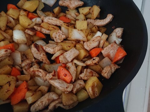 豚肉と角切り野菜の白だし炒め